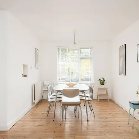 Fab 4bd In In Peacful Location! 度假居 *