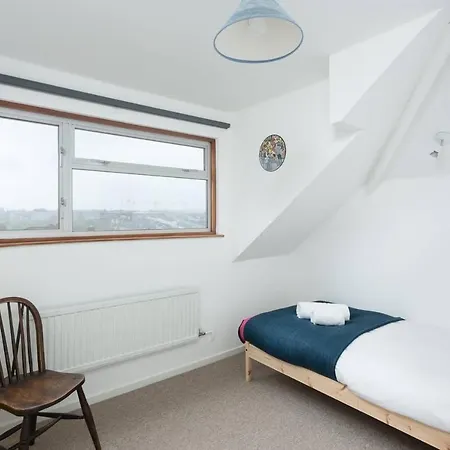度假居 Fab 4bd In In Peacful Location! 布里斯托